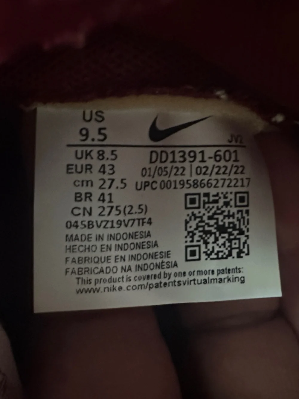 Nike Low-Top Dunks Sneakers in Burgundy and White